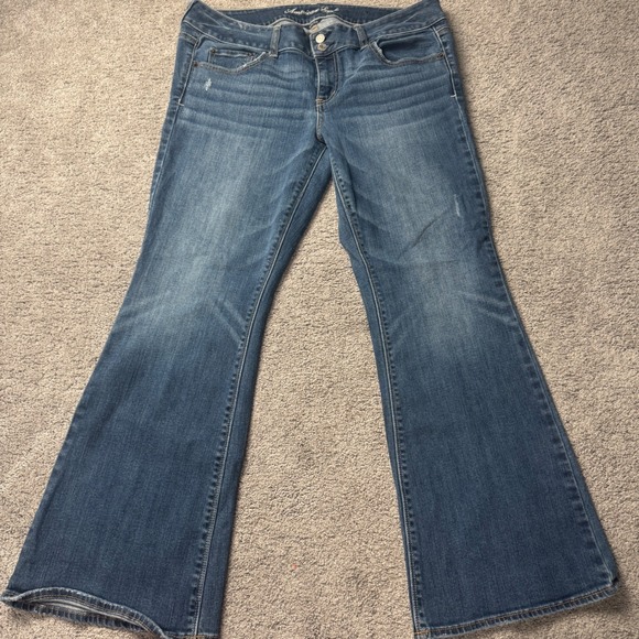 American Eagle Women's 14 Stretch Artist Flare Leg Medium Wash Jeans - Picture 1 of 6